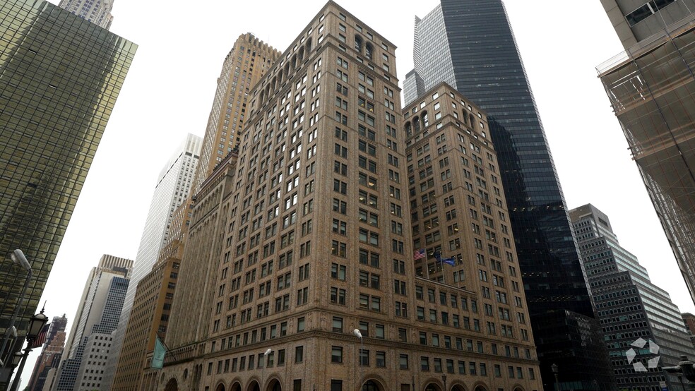 Primary Photo Of 125 Park Ave, New York Coworking Space