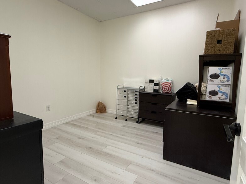 More Photos Of 9889 Bellaire Blvd, Houston General Retail For Sale