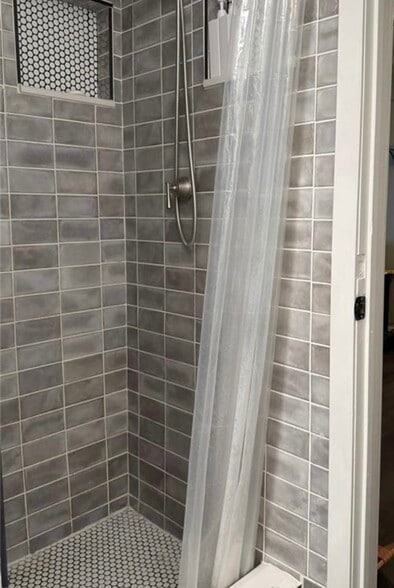 More Photos Of 8301 Lake Ave, Cleveland Flex For Sale