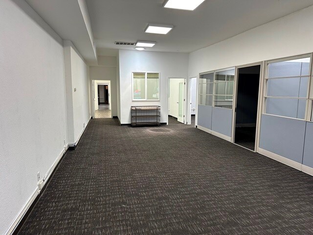 More Photos Of 833 N Hollywood Way, Burbank Office For Lease