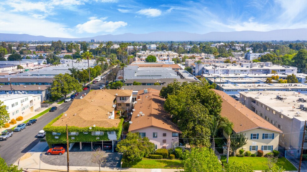 More Photos Of 14007 Moorpark St, Sherman Oaks Apartments For Sale