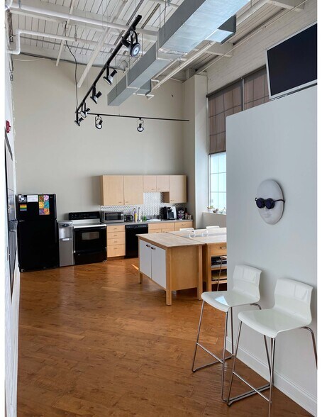 More Photos Of 1700 Union Ave, Baltimore Research And Development For Lease