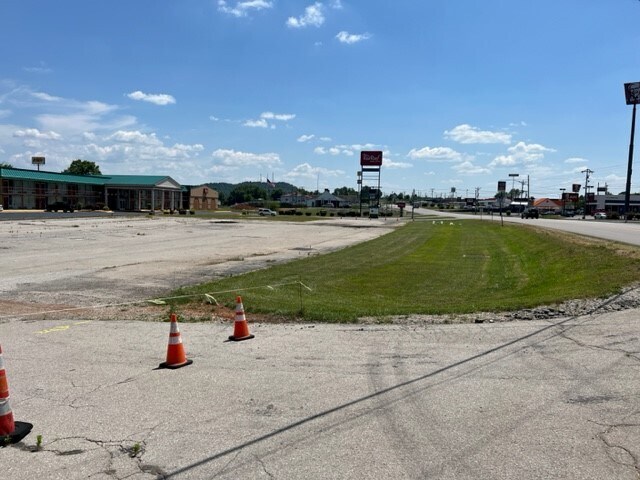 More Photos Of 805 Mammoth Cave St, Cave City Land For Sale