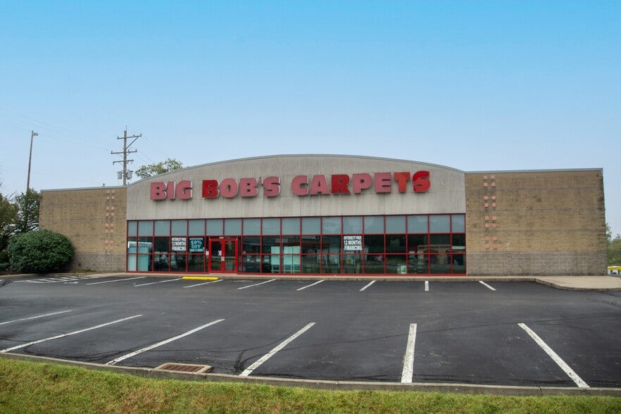 More Photos Of 6960 Colerain Ave, Cincinnati Freestanding For Sale