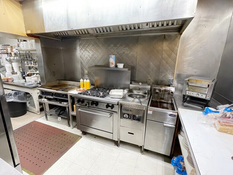 More Photos Of 216 N Main St, Marion Restaurant For Sale