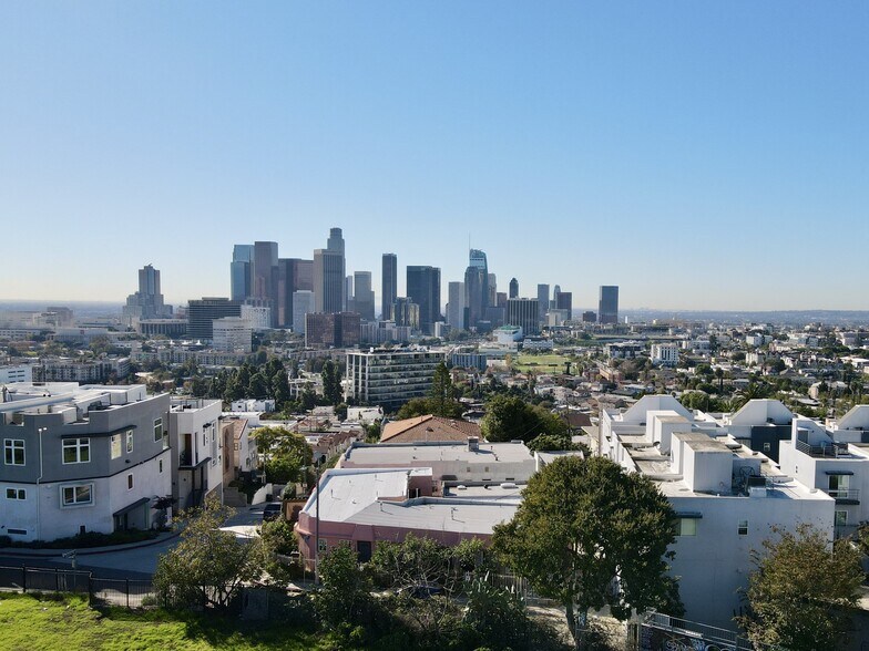 More Photos Of 1126 White Knoll Dr, Los Angeles Apartments For Sale