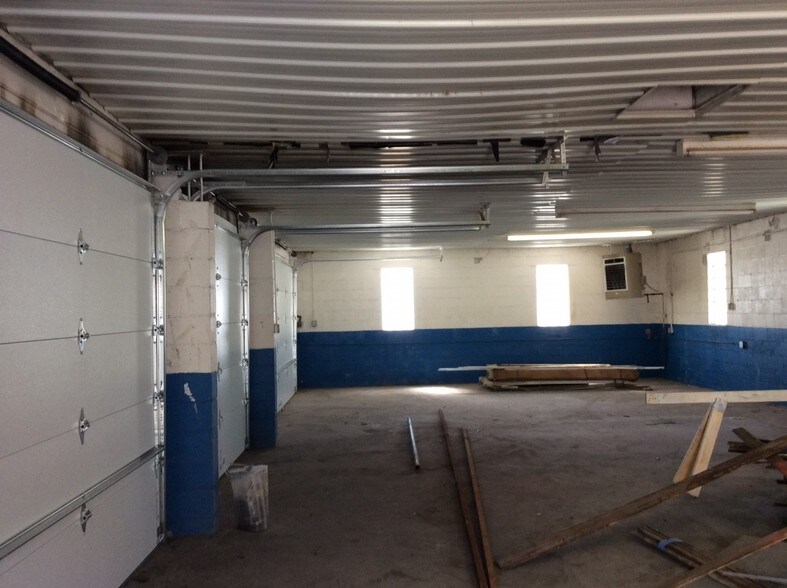 More Photos Of 2701 W 45th Ave, Gary Light Distribution For Lease