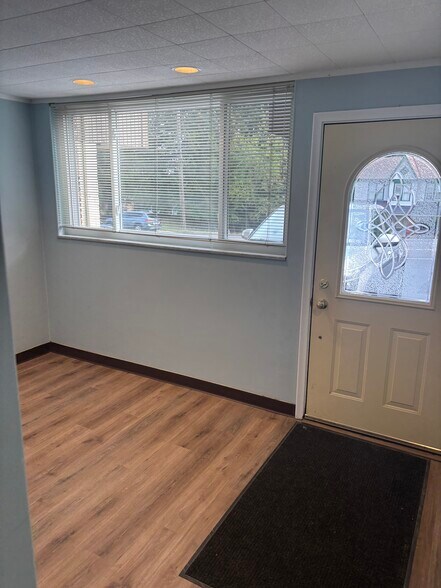 More Photos Of 2901 Mt Royal Blvd, Glenshaw Office For Lease