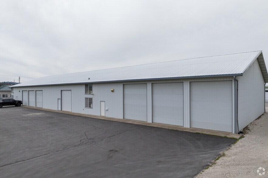 More Photos Of 17 N Flora Rd, Spokane Valley Warehouse For Lease