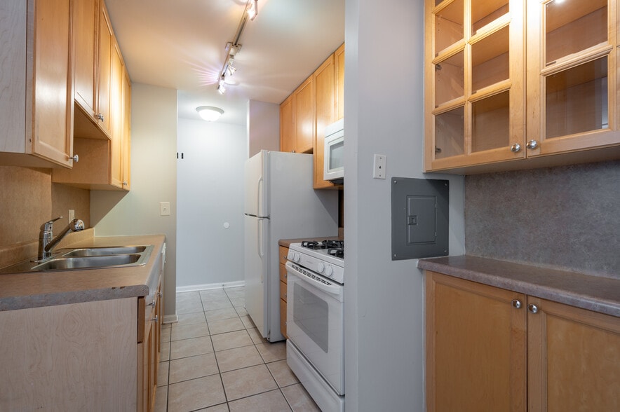 More Photos Of 5525 N Winthrop Ave, Chicago Apartments For Sale