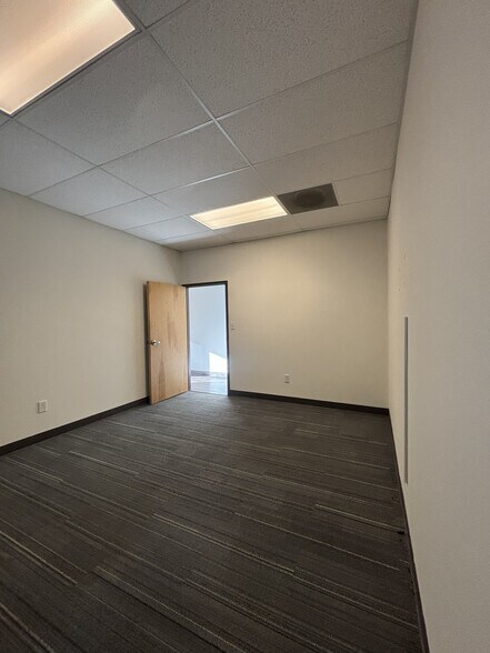 More Photos Of 405 N Main St, Gretna Office For Lease