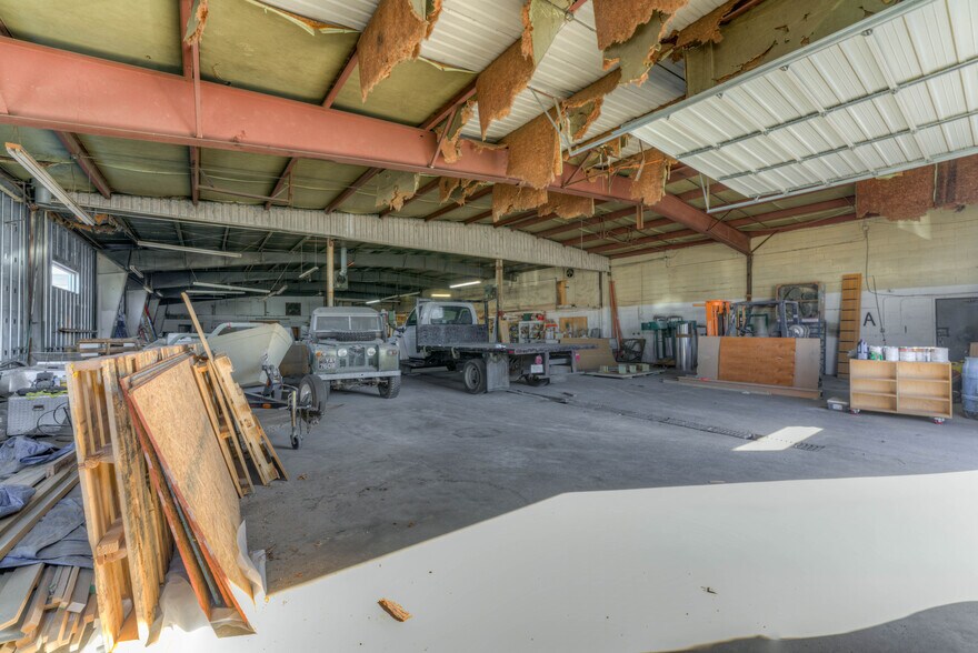 More Photos Of 2509 Summer Ave, Memphis Flex For Sale