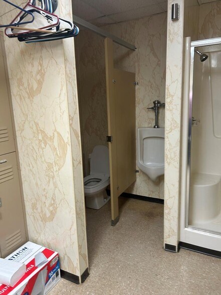 More Photos Of 818 N Raguet St, Lufkin Light Distribution For Sale