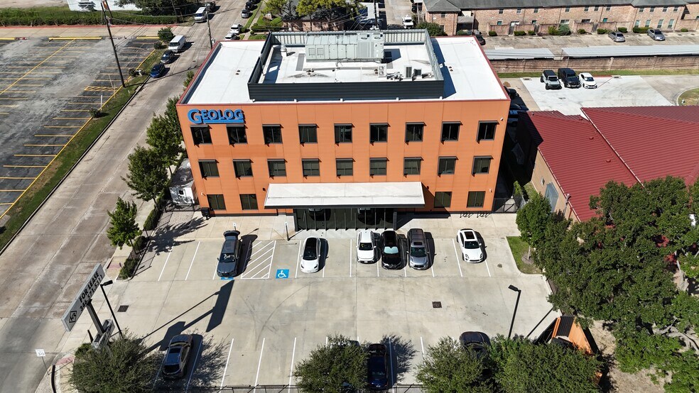 More Photos Of 10402 Valley Forge Dr, Houston Office For Lease