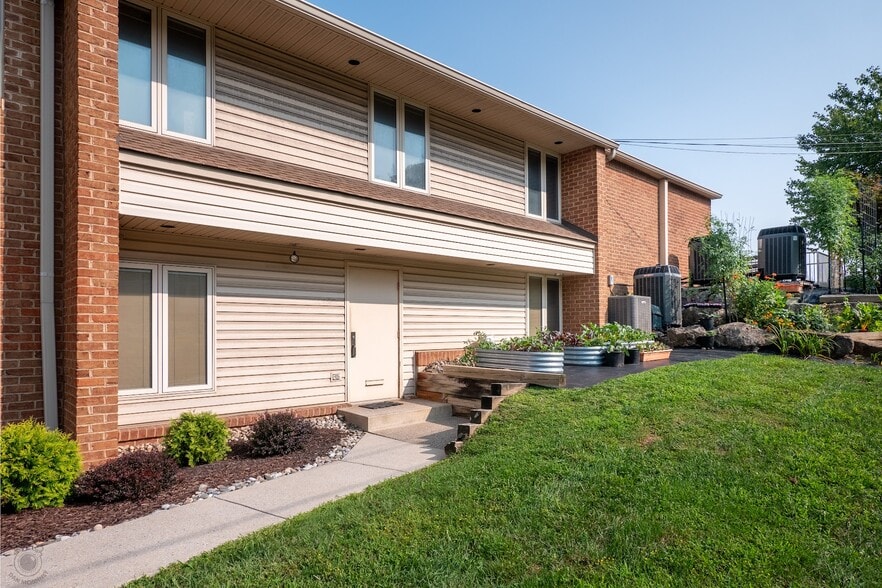 More Photos Of 2900 Hamilton Blvd, Allentown Medical For Sale