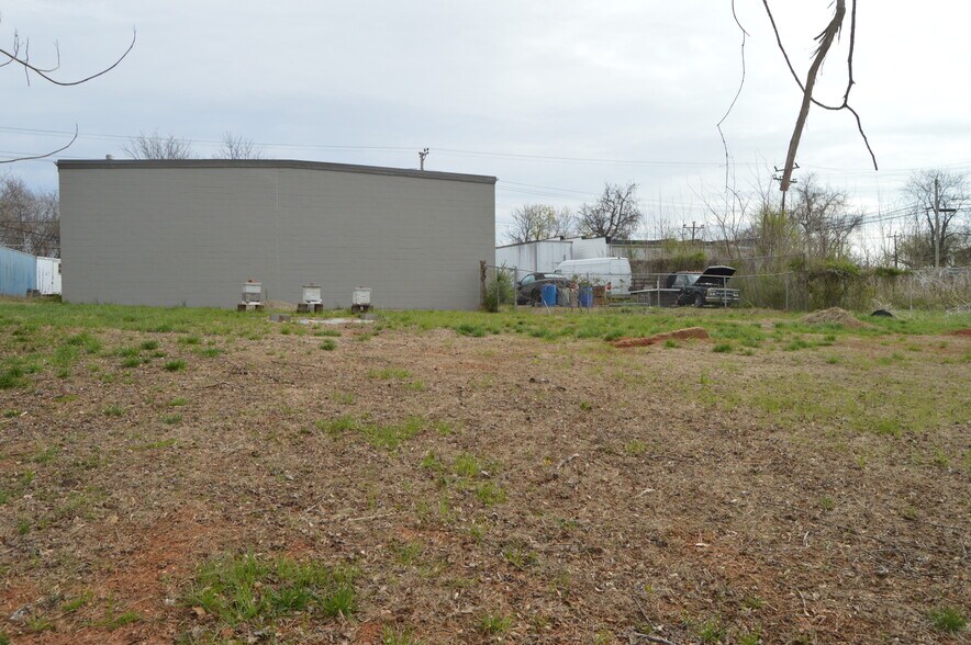 More Photos Of 1819 Main st, Lynchburg Flex For Sale