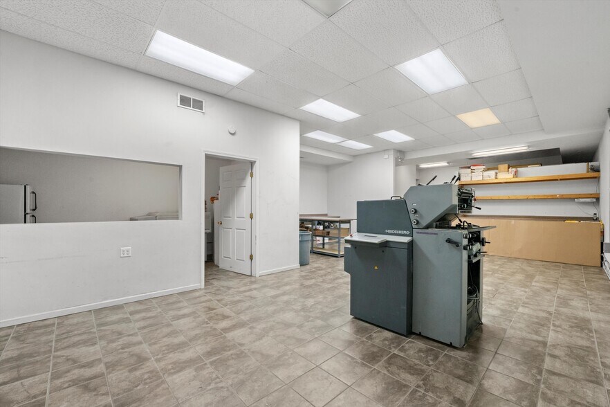 More Photos Of 2451 N Harlem Ave, Chicago Storefront For Sale