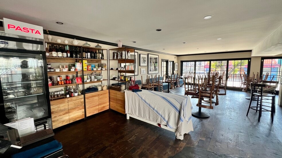 More Photos Of 7469 Melrose Ave, Los Angeles Restaurant For Lease