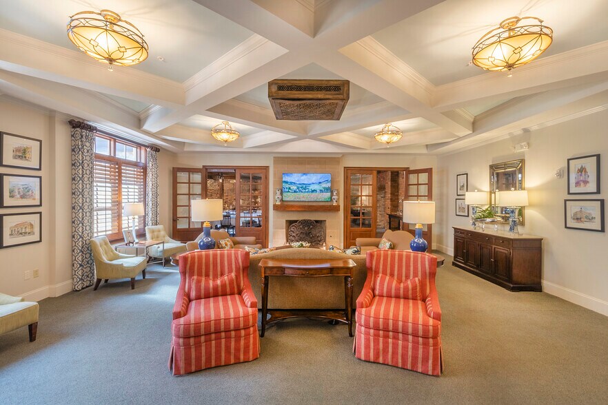 More Photos Of 151 E Church St, Anderson Hospitality For Sale