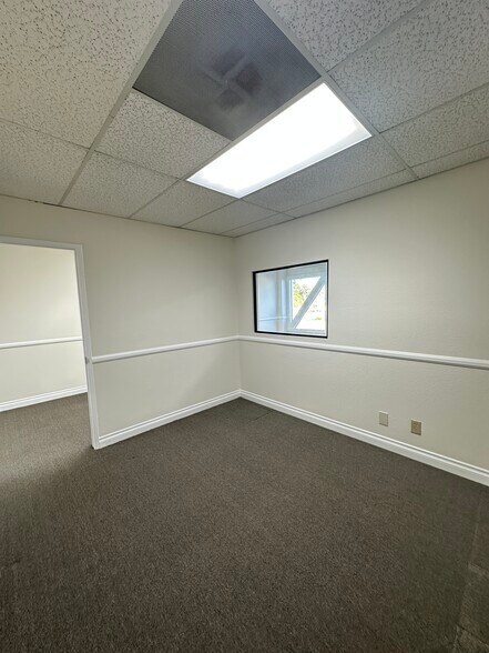 More Photos Of 2340 Plaza Del Amo, Torrance Office For Lease