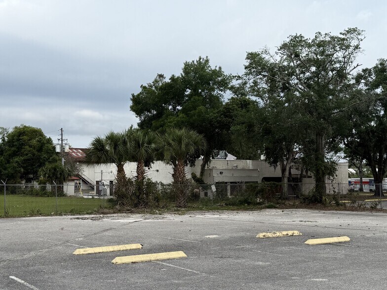 More Photos Of 7725 N Orange Blossom Trl, Orlando Warehouse For Sale