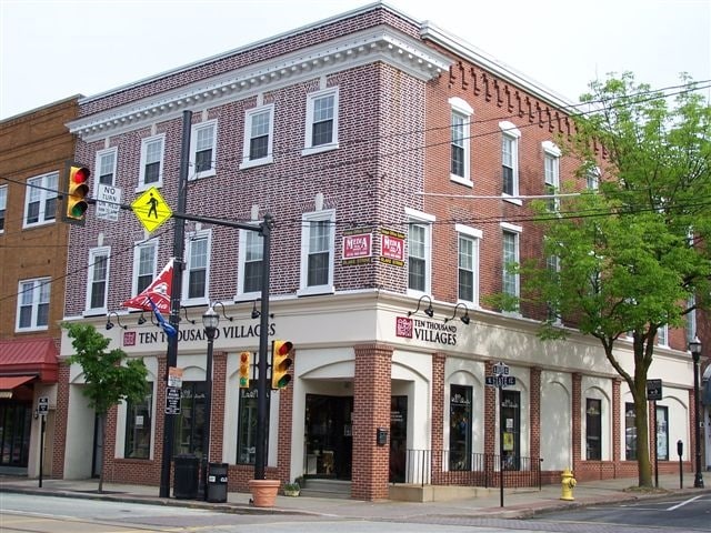 More Photos Of 20 S Olive St, Media Office For Lease