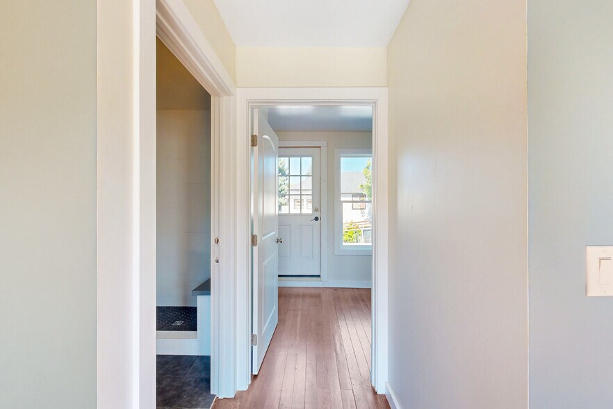 More Photos Of 5874 Doyle St, Emeryville Office For Sale