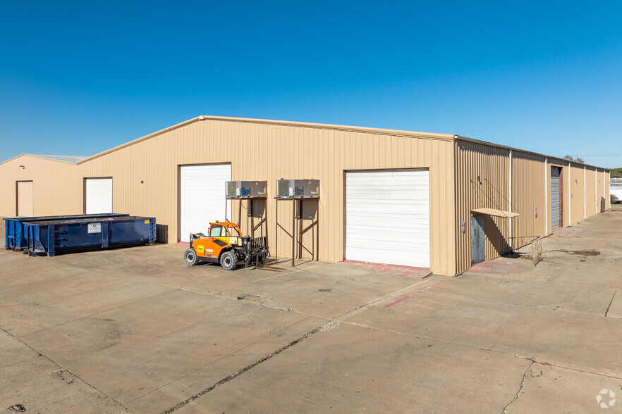 Primary Photo Of 711 W Kennedale Pky Building D, Kennedale Warehouse For Lease