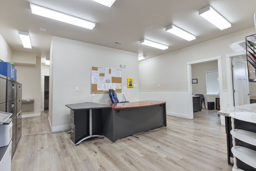 More Photos Of 1111 S 7th St, Grand Junction Flex For Sale