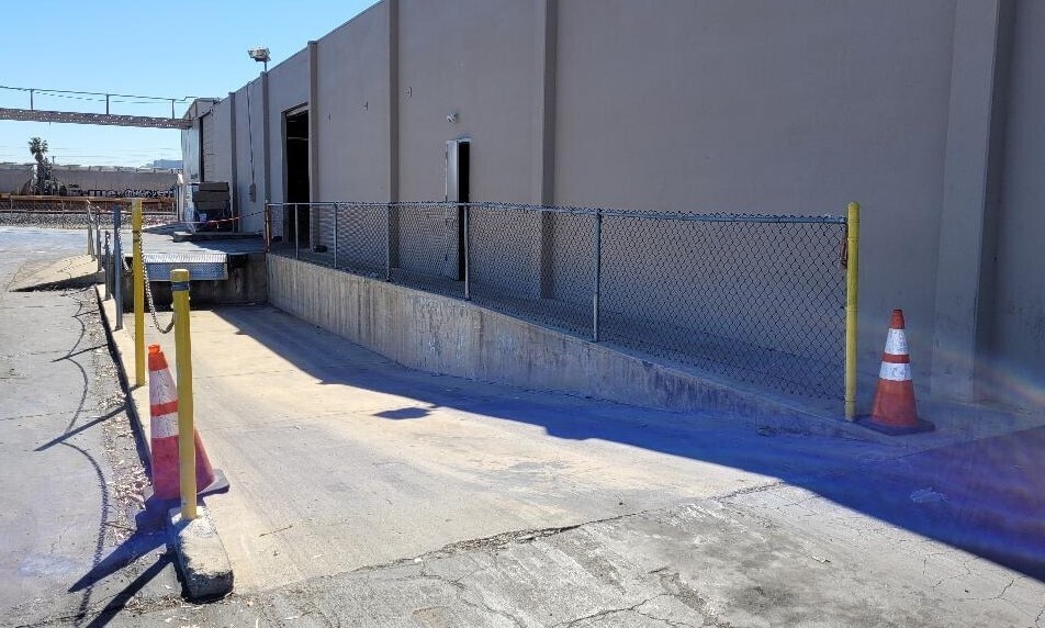 More Photos Of 1009-1033 Brooks St, Ontario Warehouse For Lease