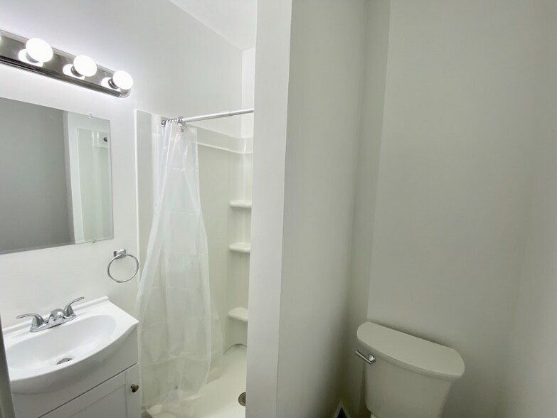 More Photos Of 32 Seminary Ave, Binghamton Apartments For Sale