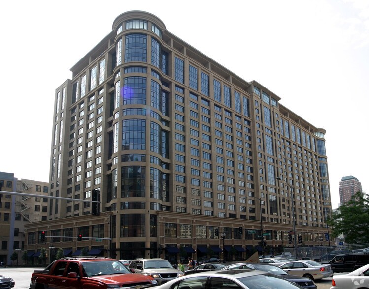 More Photos Of 525 S State St, Chicago Apartments For Lease