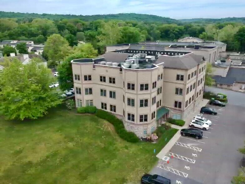 Primary Photo Of 464 Heritage Rd, Southbury Medical For Lease