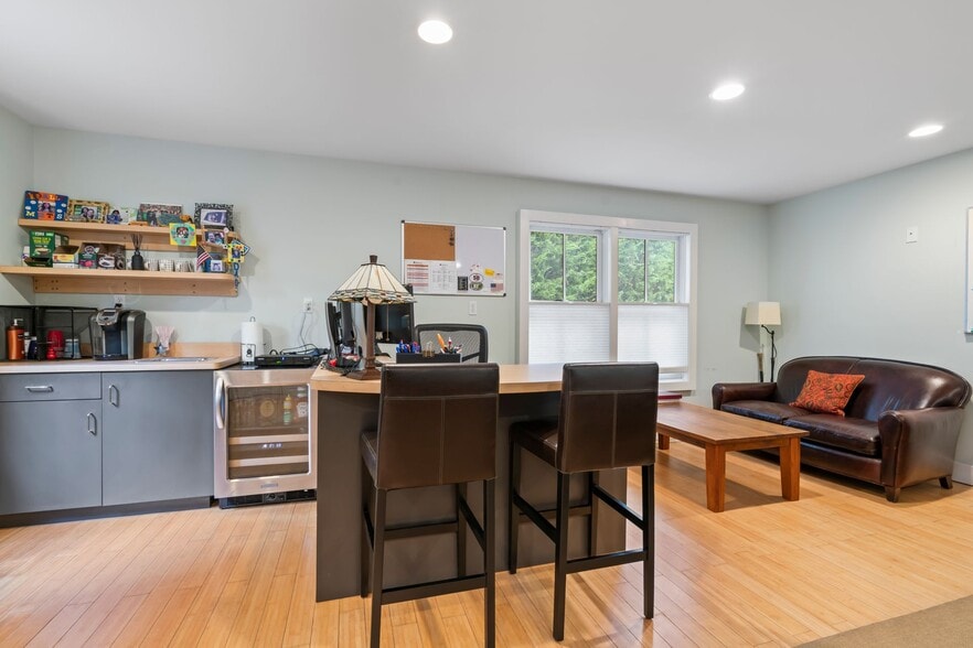 More Photos Of 67 Fort Salonga Rd W, Northport Loft Creative Space For Sale