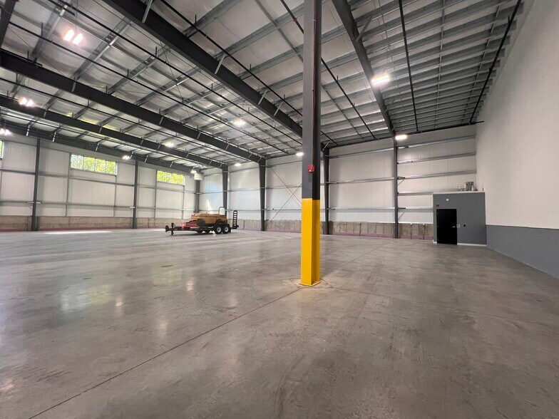 More Photos Of 17 Enterprise Dr, Monroe Manufacturing For Lease