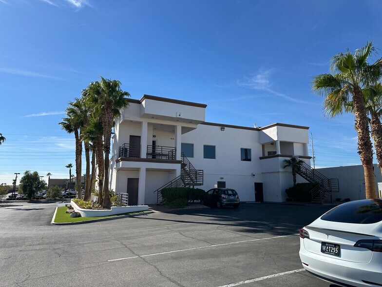 More Photos Of 8100 W Sahara Ave, Las Vegas Storefront Retail Office For Lease
