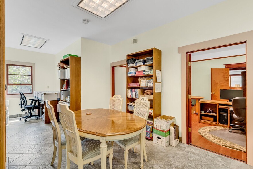 More Photos Of 1633 University Ave, Berkeley Office For Sale