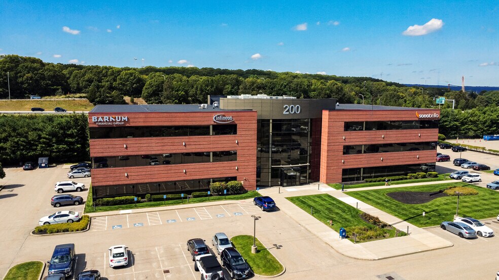 More Photos Of 200 Crossings Blvd, Warwick Office For Lease