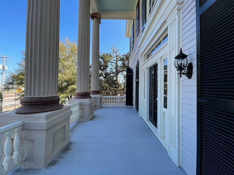 More Photos Of 635 E Bay St, Charleston Office Residential For Lease