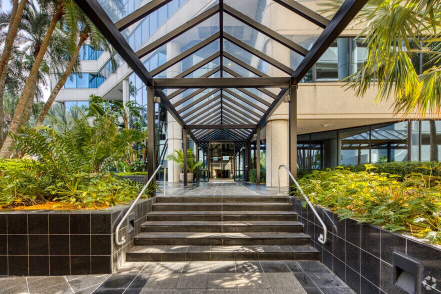 More Photos Of 4350 W Cypress St, Tampa Office For Lease