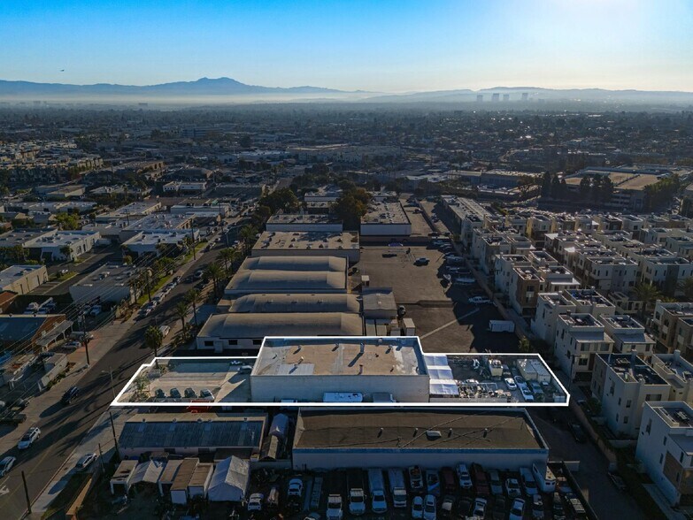 More Photos Of 779 W 16th St, Costa Mesa Warehouse For Sale