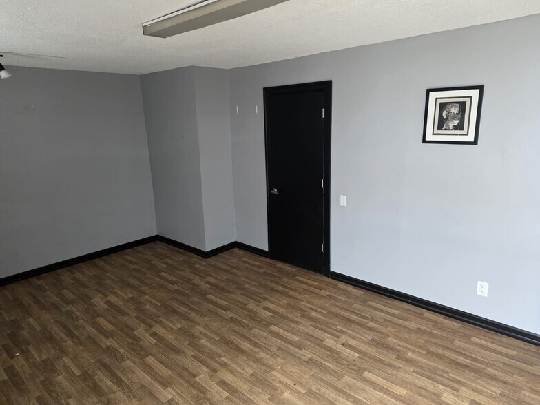More Photos Of 20131-20133 Industrial Ave, Langley Warehouse For Lease