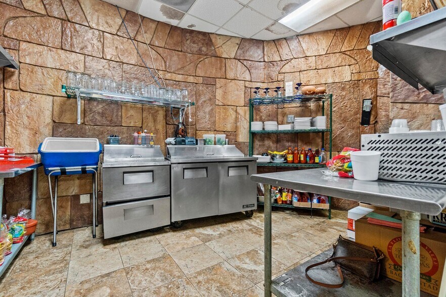 More Photos Of 200 N J St, Tulare Restaurant For Lease
