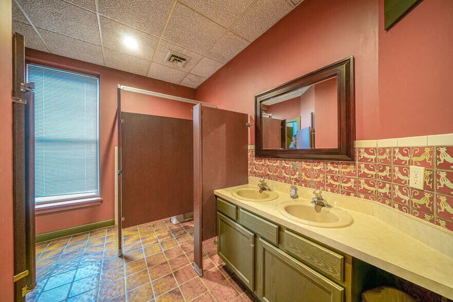 More Photos Of , Rockford Office For Sale