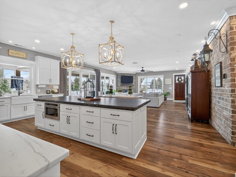 More Photos Of 15306 Covington Rd, Fort Wayne Flex For Sale