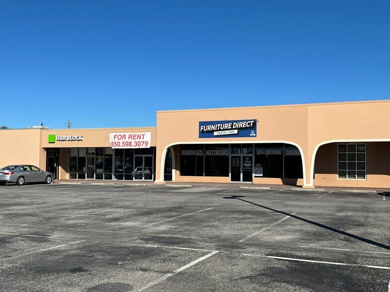 Primary Photo Of 9-27 Eglin Pky NE, Fort Walton Beach General Retail For Lease