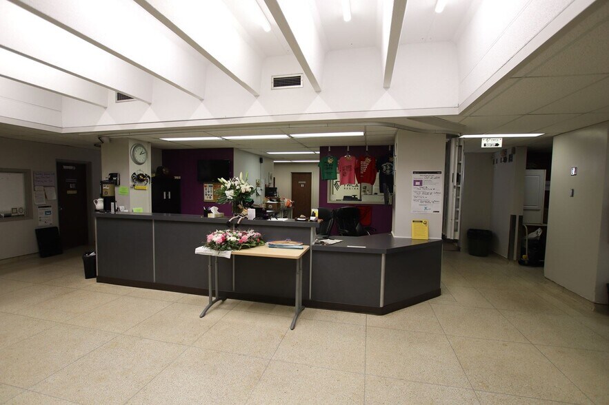 More Photos Of 1940 McIntyre St, Regina Schools For Lease