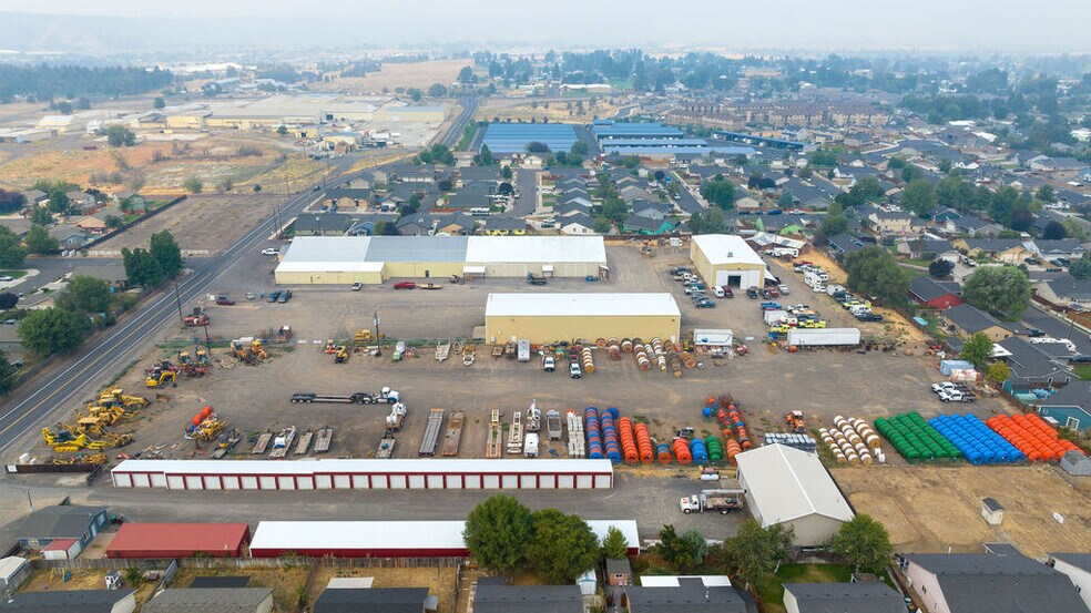 More Photos Of 701 Peters Rd, Prineville Manufacturing For Lease