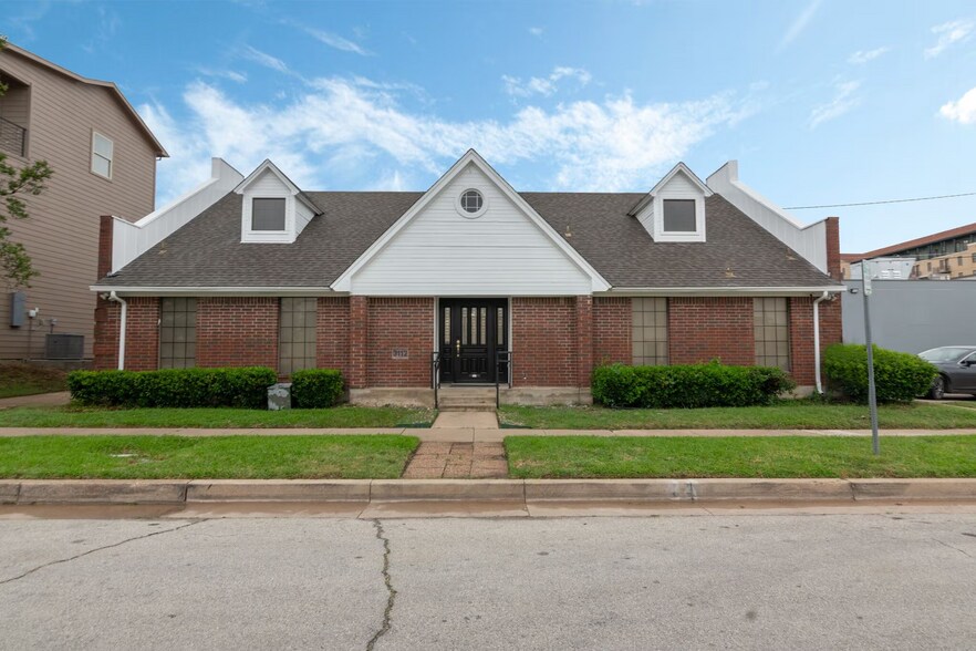 More Photos Of 3112 Lubbock Ave, Fort Worth Medical For Sale