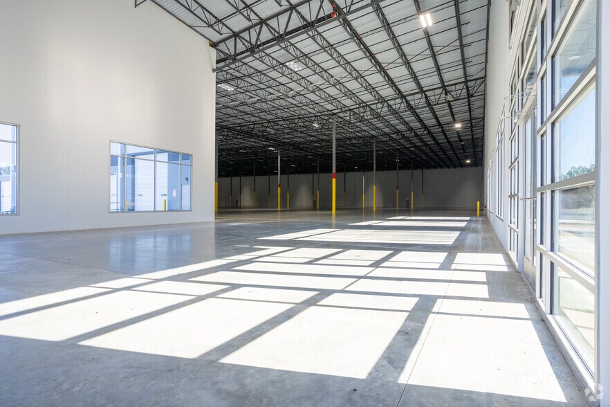 More Photos Of 1350 Six Flags Rd, Lithia Springs Warehouse For Lease